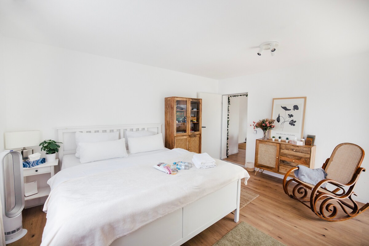 Zimmer mit Spielesammlung (1)